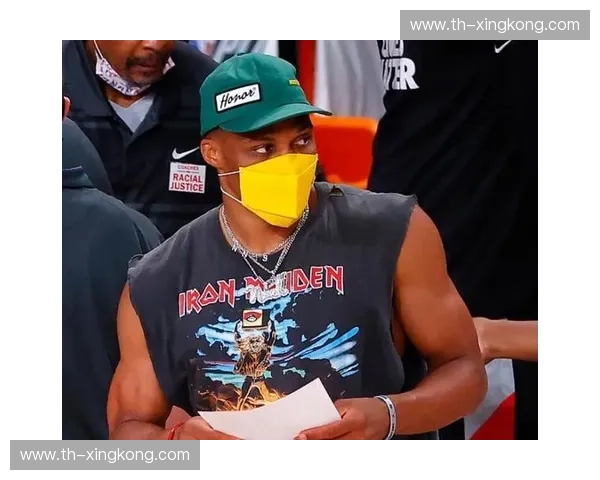 针尖对麦芒:布鲁克林魅影与密尔沃基铁军的东区终极博弈 针尖对麦芒:布鲁克林魅影与密尔沃基铁军的东区终极博弈